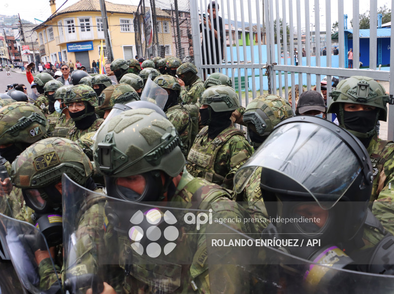 UIO MARCHA  MOVIMIENTOS SOCIALES