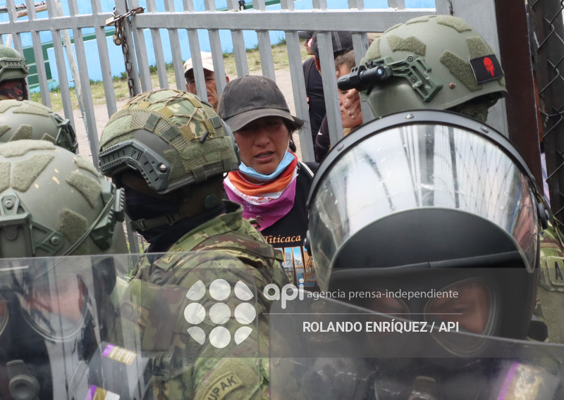 UIO MARCHA  MOVIMIENTOS SOCIALES