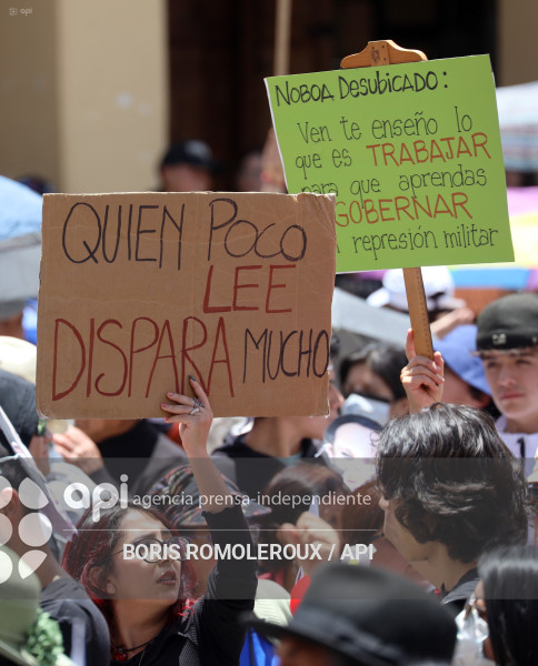 CUENCA-MARCHA CONTRA GOBIERNO
