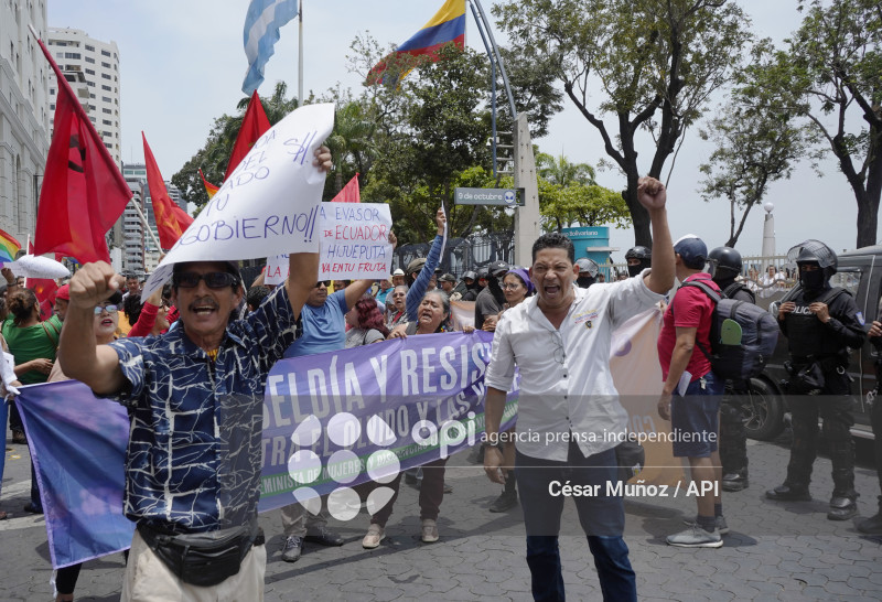 GYE-MARCHA CONTRA NOBOA