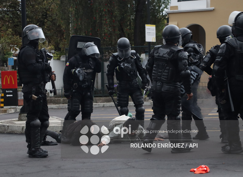 UIO MARCHA  MOVIMIENTOS SOCIALES