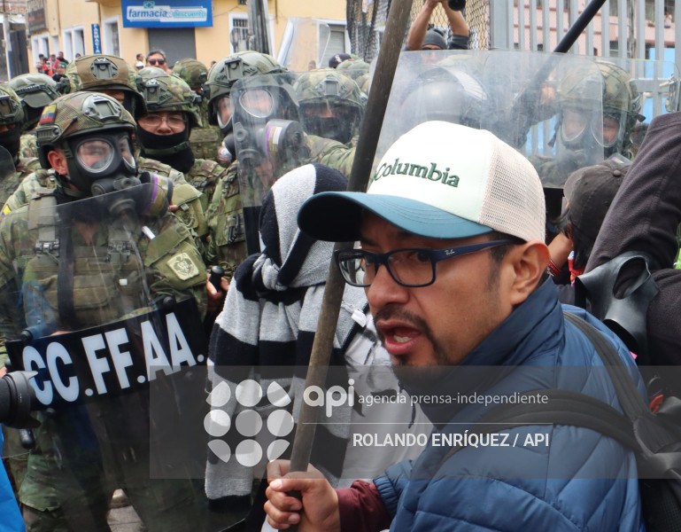 UIO MARCHA  MOVIMIENTOS SOCIALES