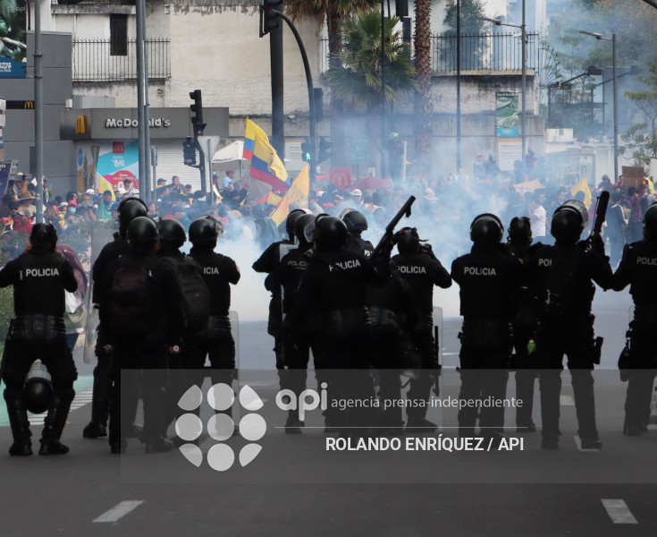 UIO MARCHA  MOVIMIENTOS SOCIALES