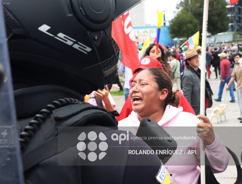 UIO MARCHA  MOVIMIENTOS SOCIALES