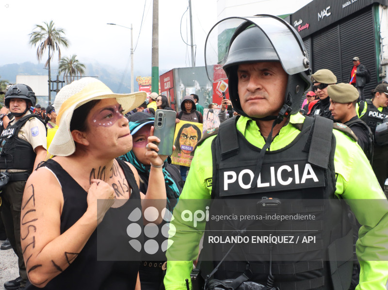 UIO MARCHA  MOVIMIENTOS SOCIALES
