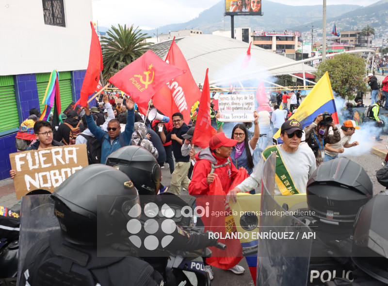 UIO MARCHA  MOVIMIENTOS SOCIALES