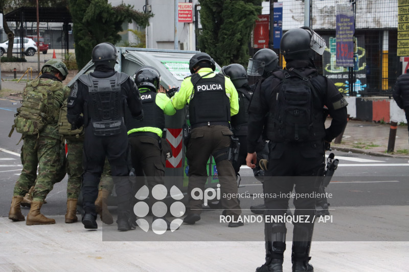 UIO MARCHA  MOVIMIENTOS SOCIALES