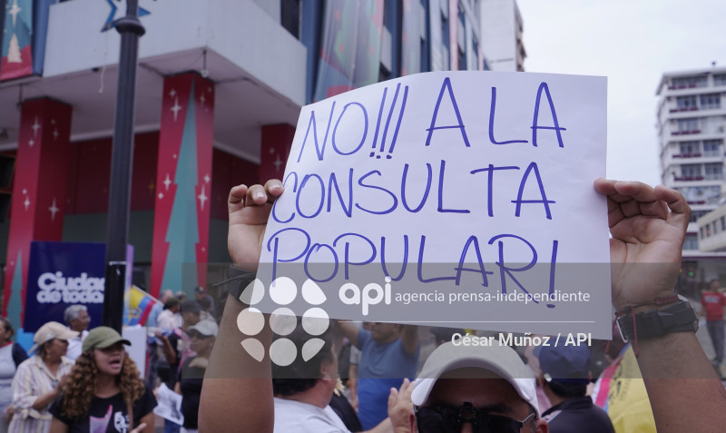 GYE-MARCHA CONTRA NOBOA