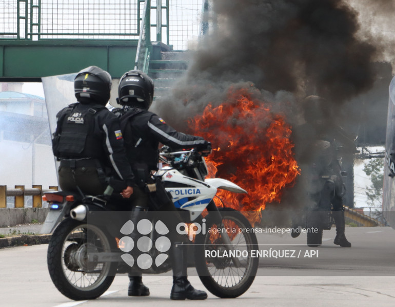 UIO MARCHA  MOVIMIENTOS SOCIALES