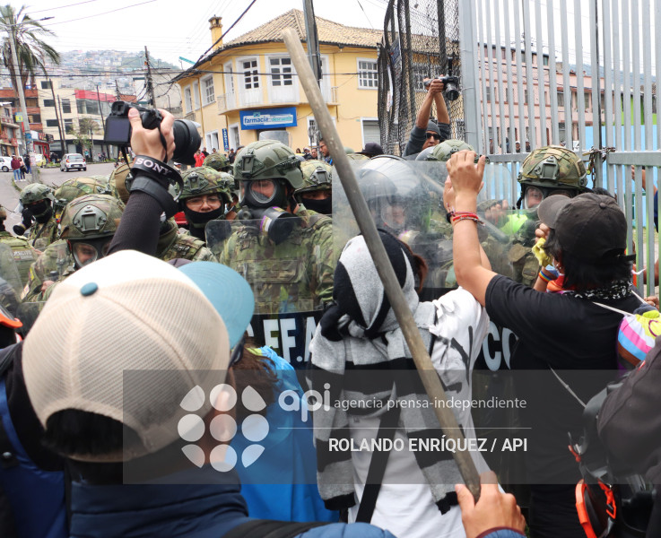 UIO MARCHA  MOVIMIENTOS SOCIALES