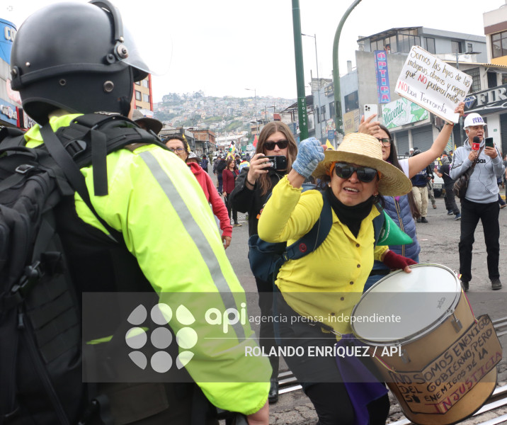 UIO MARCHA  MOVIMIENTOS SOCIALES