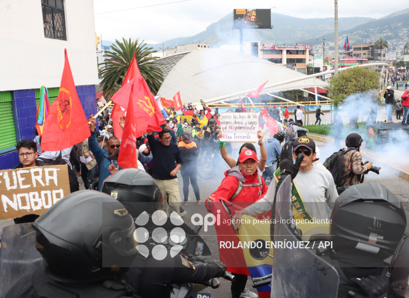 UIO MARCHA  MOVIMIENTOS SOCIALES