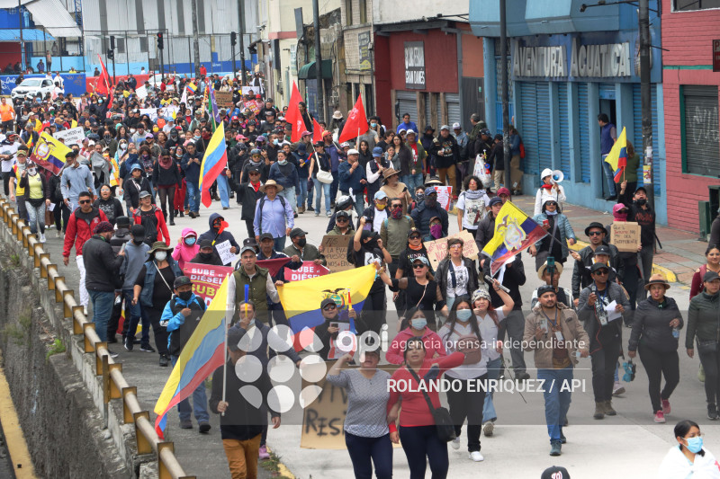 UIO MARCHA  MOVIMIENTOS SOCIALES