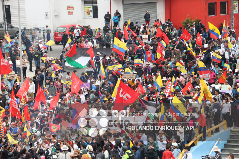 UIO MARCHA  MOVIMIENTOS SOCIALES