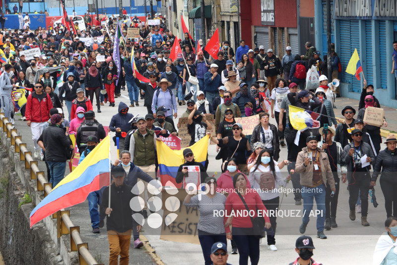 UIO MARCHA  MOVIMIENTOS SOCIALES