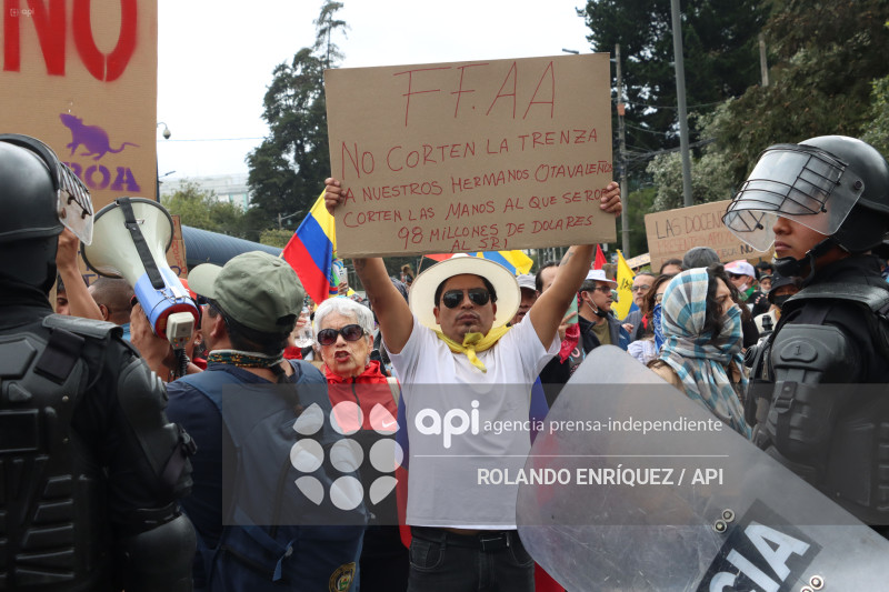 UIO MARCHA  MOVIMIENTOS SOCIALES