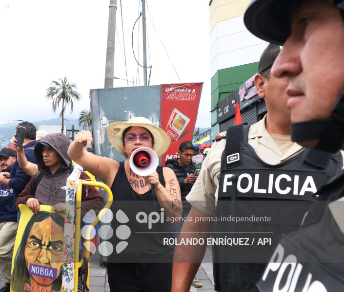 UIO MARCHA  MOVIMIENTOS SOCIALES