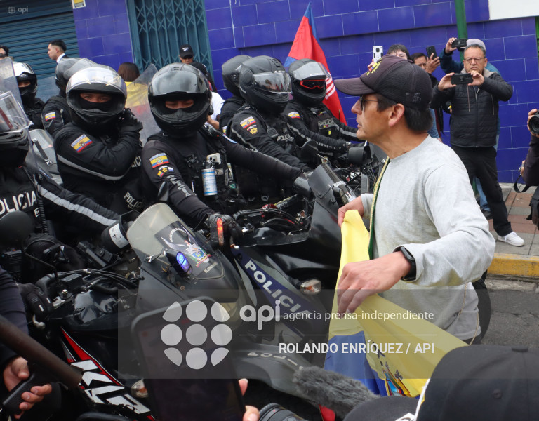UIO MARCHA  MOVIMIENTOS SOCIALES