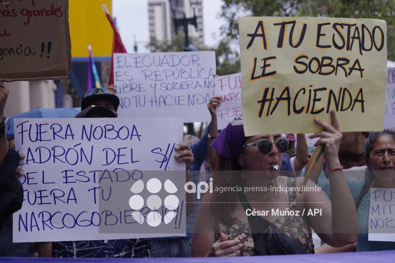 GYE-MARCHA CONTRA NOBOA