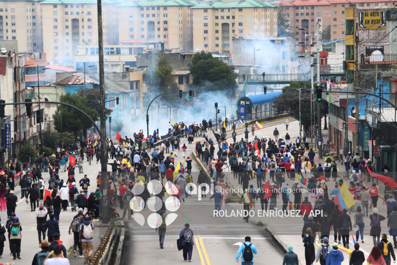 UIO MARCHA  MOVIMIENTOS SOCIALES