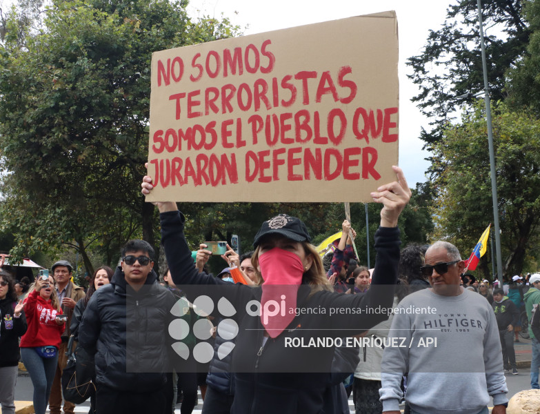 UIO MARCHA  MOVIMIENTOS SOCIALES