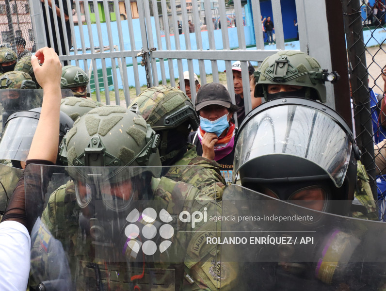 UIO MARCHA  MOVIMIENTOS SOCIALES