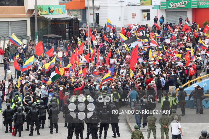 UIO MARCHA  MOVIMIENTOS SOCIALES