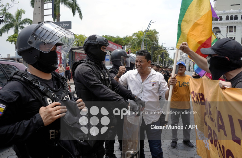 GYE-MARCHA CONTRA NOBOA