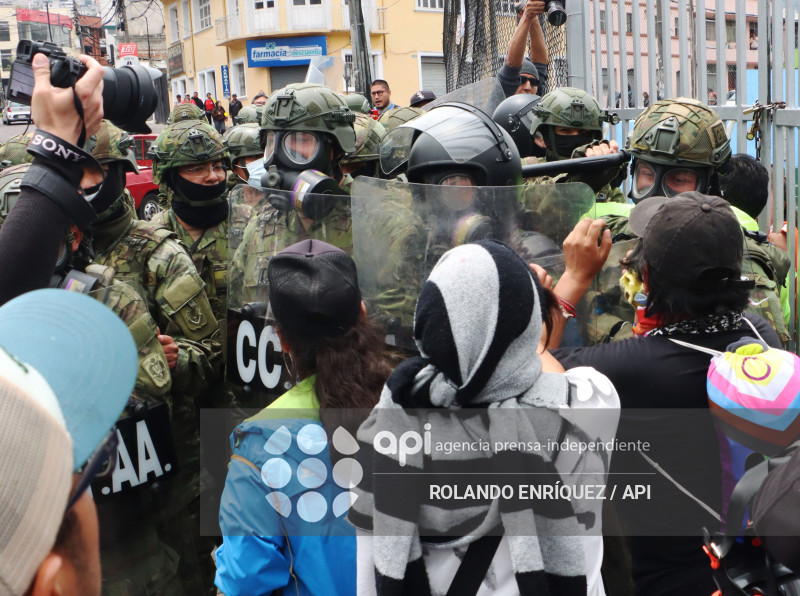 UIO MARCHA  MOVIMIENTOS SOCIALES
