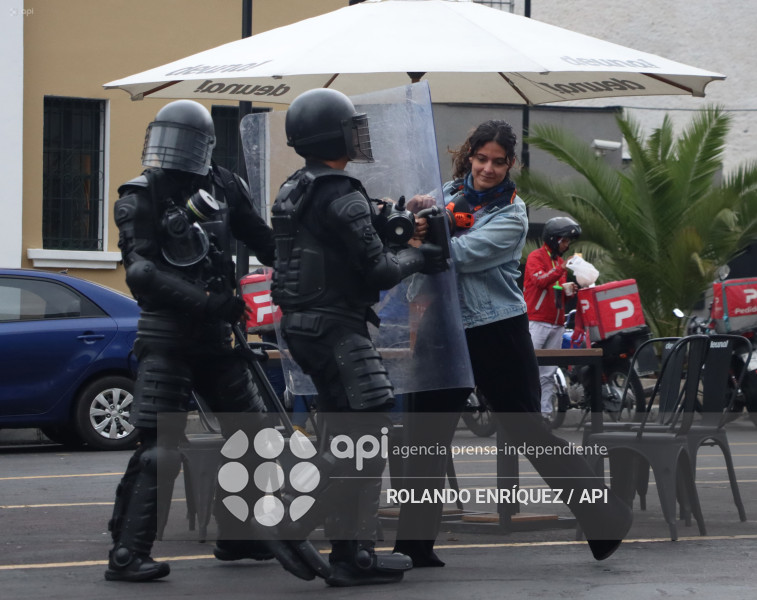 UIO MARCHA  MOVIMIENTOS SOCIALES