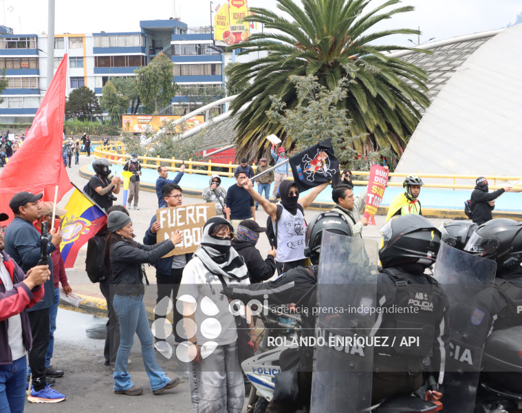 UIO MARCHA  MOVIMIENTOS SOCIALES