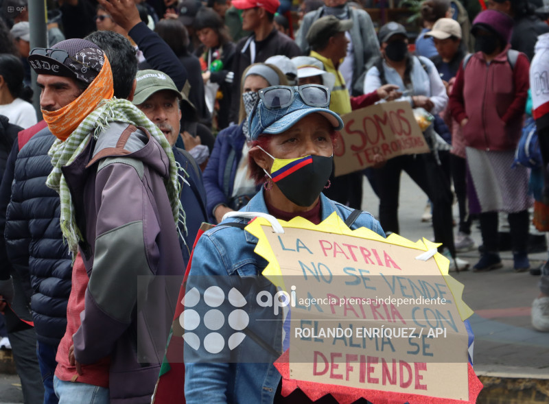 UIO MARCHA  MOVIMIENTOS SOCIALES