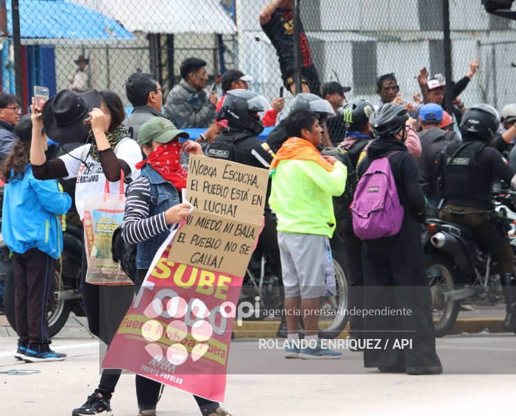 UIO MARCHA  MOVIMIENTOS SOCIALES
