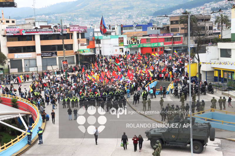 UIO MARCHA  MOVIMIENTOS SOCIALES