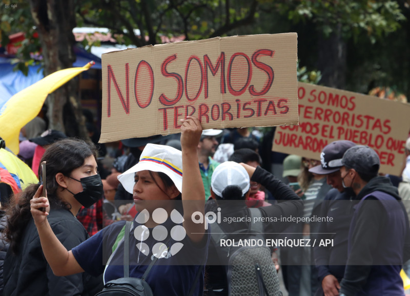 UIO MARCHA  MOVIMIENTOS SOCIALES