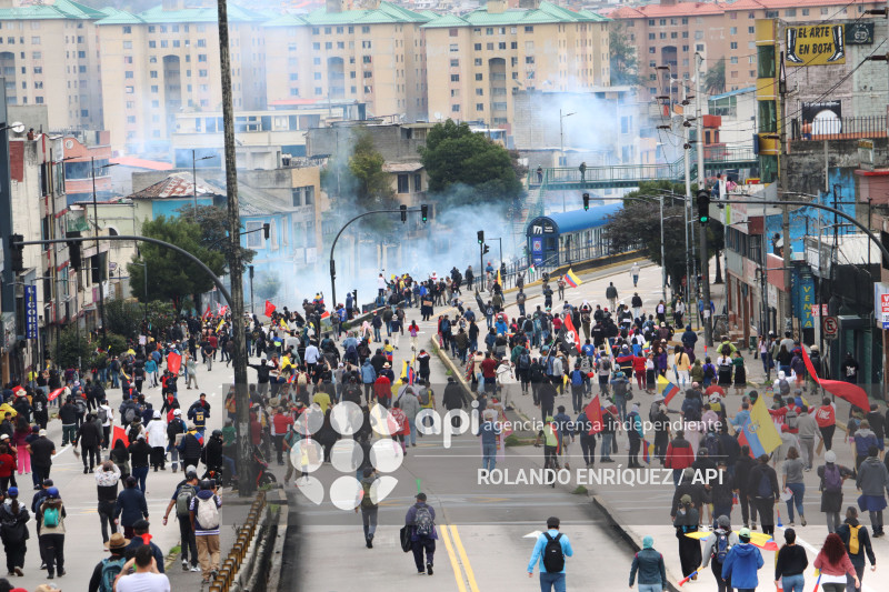 UIO MARCHA  MOVIMIENTOS SOCIALES