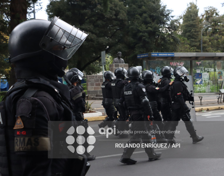 UIO MARCHA  MOVIMIENTOS SOCIALES