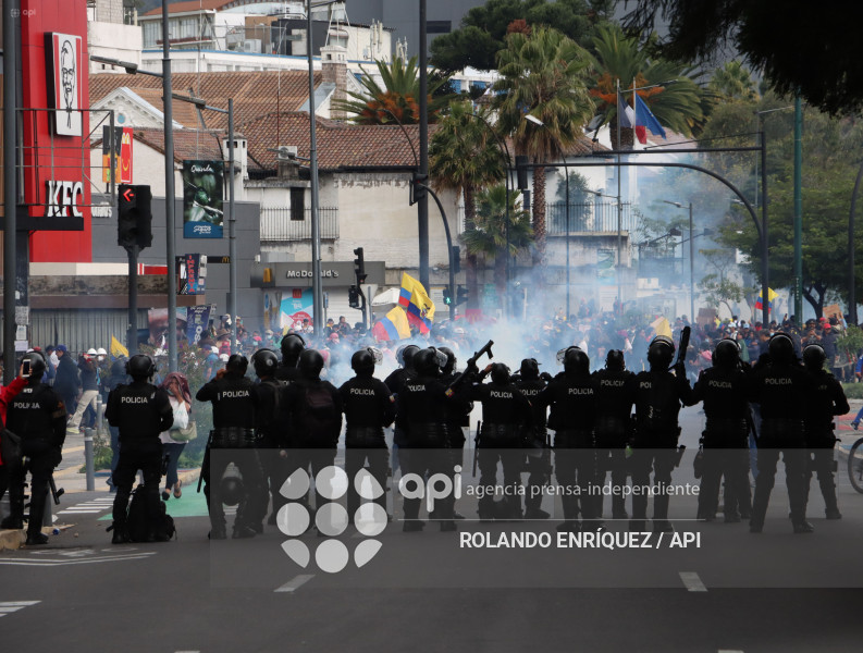 UIO MARCHA  MOVIMIENTOS SOCIALES