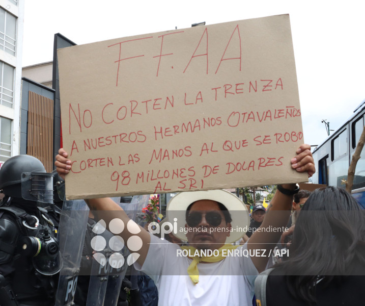 UIO MARCHA  MOVIMIENTOS SOCIALES