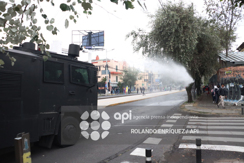 UIO MARCHA  MOVIMIENTOS SOCIALES