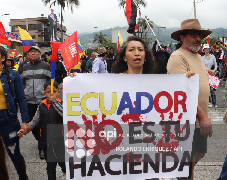UIO MARCHA  MOVIMIENTOS SOCIALES