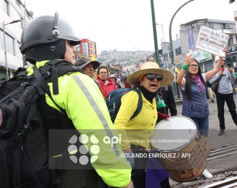 UIO MARCHA  MOVIMIENTOS SOCIALES