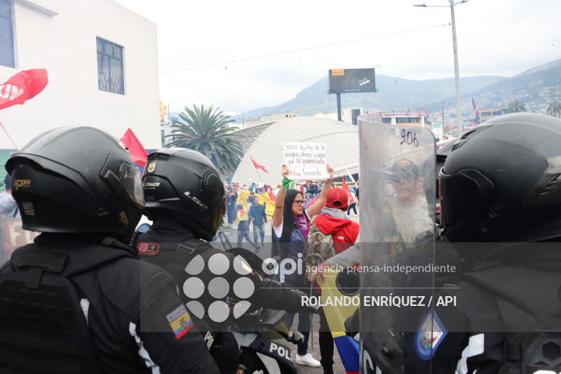 UIO MARCHA  MOVIMIENTOS SOCIALES
