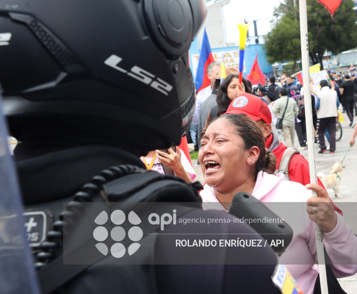 UIO MARCHA  MOVIMIENTOS SOCIALES