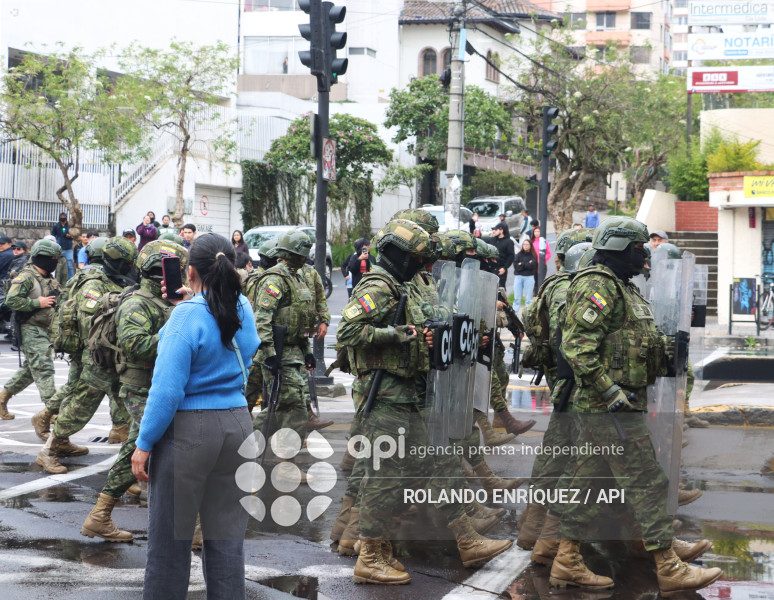 UIO MARCHA  MOVIMIENTOS SOCIALES