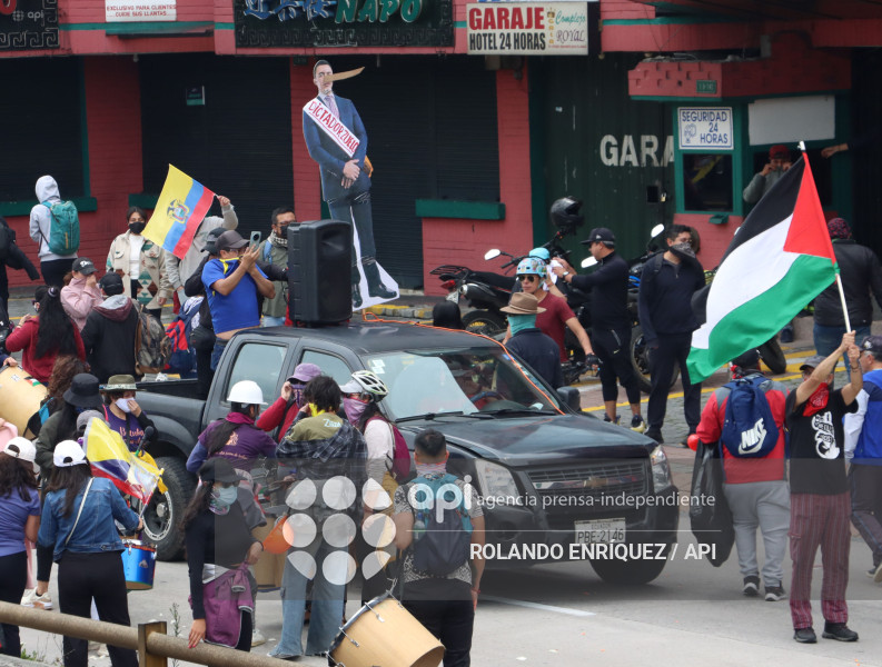 UIO MARCHA  MOVIMIENTOS SOCIALES