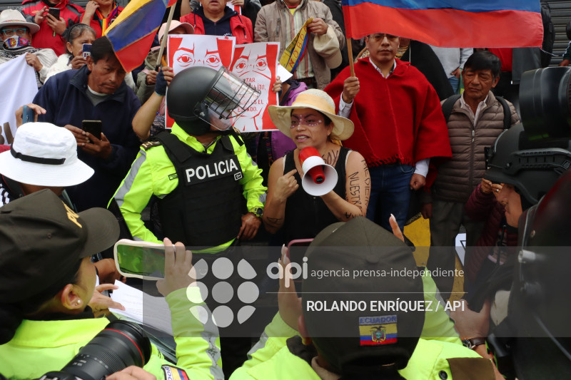 UIO MARCHA  MOVIMIENTOS SOCIALES