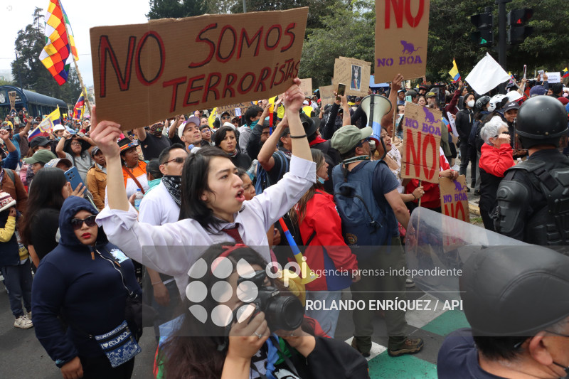 UIO MARCHA  MOVIMIENTOS SOCIALES