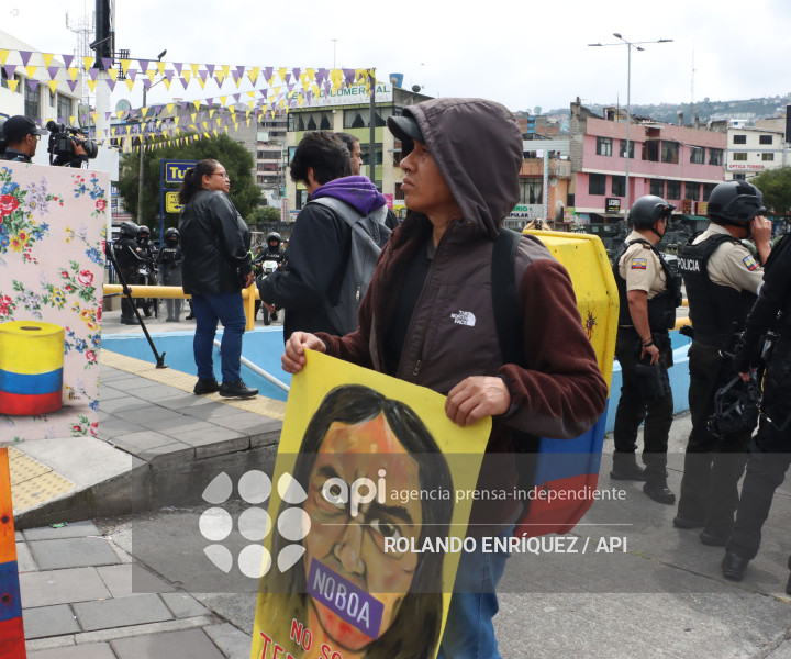 UIO MARCHA  MOVIMIENTOS SOCIALES
