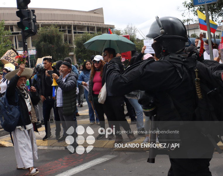 UIO MARCHA  MOVIMIENTOS SOCIALES